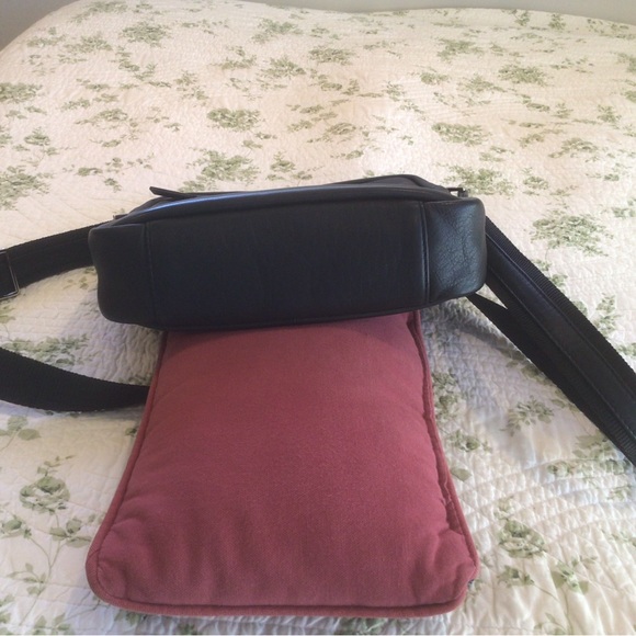 Small Crossbody bag for men Black, Adjustable strap multiple compartments inside - Picture 8 of 8